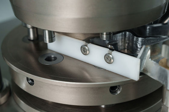 ZP5 Rotary Tablet Presss Machine Gravity Feeder GMP standard المزود