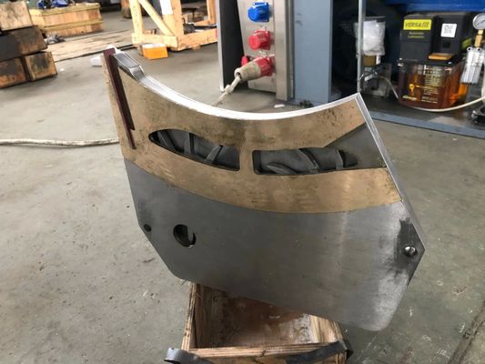 مطبعة اللوحات الدوارة عالية السرعة مع 57 محطة 410400 PCS / H القدرة ونظام التشحيم التلقائي المزود