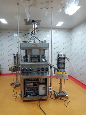 High Speed Rotary Tablet Press with 355200 PCS/H Capacity, 20kN Pre-Pressure and 37 Stations for Pharmaceutical Production المزود