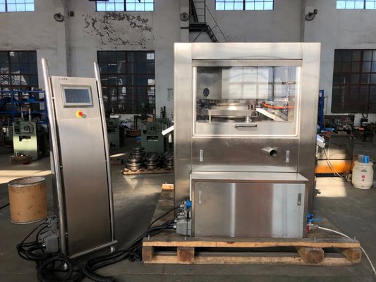 آلة ضغط الأقراص الدوارة عالية السرعة بسعة 630000 قطعة/ساعة بمحرك 15 كيلو واط لصناعة الأدوية المزود