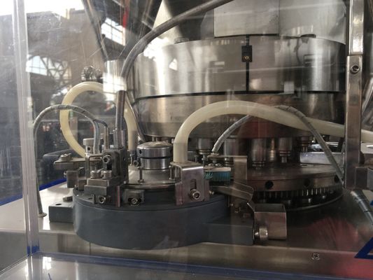 آلة ضغط الأقراص الأوتوماتيكية من شركة تيانهي للمعدات الصيدلانية لإنتاج الأقراص المغلفة ذات النواة المزود
